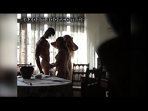 ❤️ Tugann cairde gnéis cuireadh d'fhear ollmhór agus do thriúr in éineacht leis ❤️❌ Super porn ag ga.xxxhdporn.ru ❌️